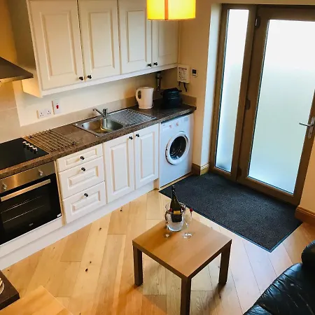 Oak Trees Corner Stylish , Relaxing , Getaway * Wicklow