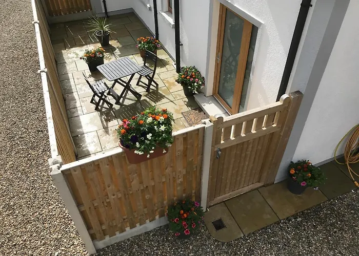 Oak Trees Corner Stylish , Relaxing , Getaway *